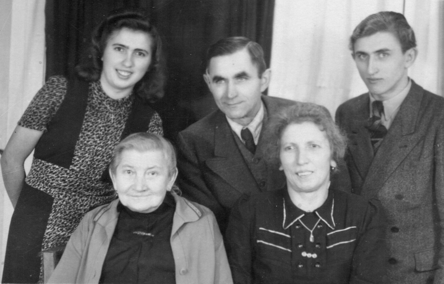 1950 mit Oma Maria
Dimke