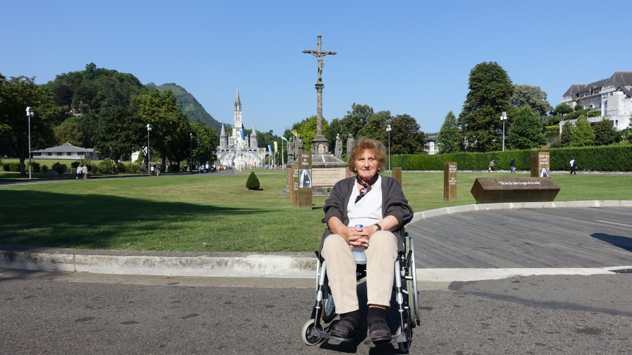 Ursula
              Altwasser (Ursel) in Lourdes Foto 02