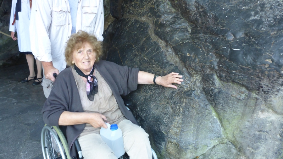 Ursula
              Altwasser (Ursel) in Lourdes Foto 04