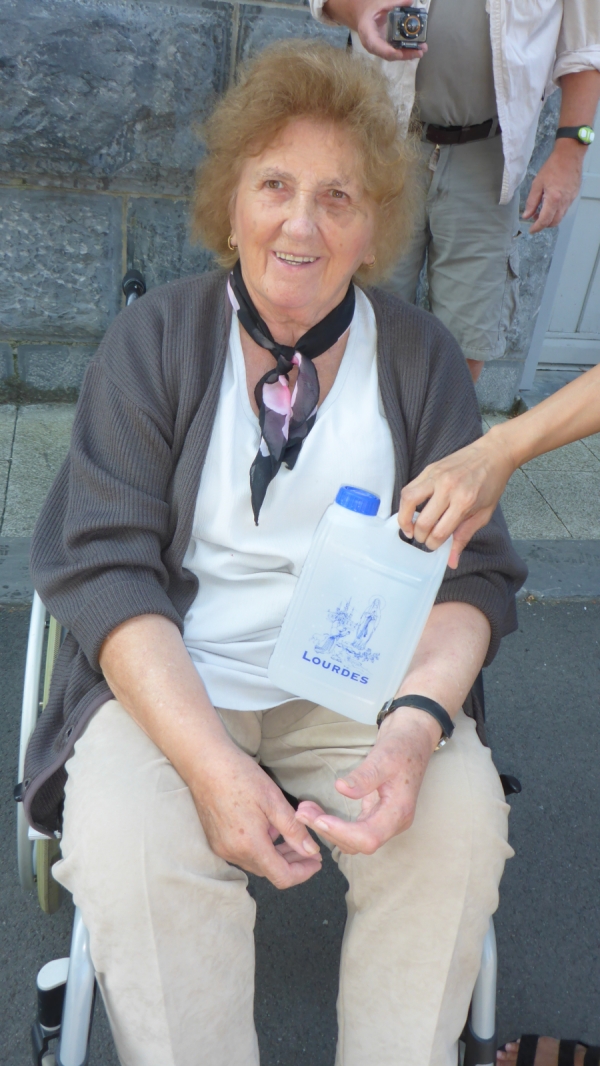 Ursula Altwasser (Ursel) in
                Lourdes Foto 01