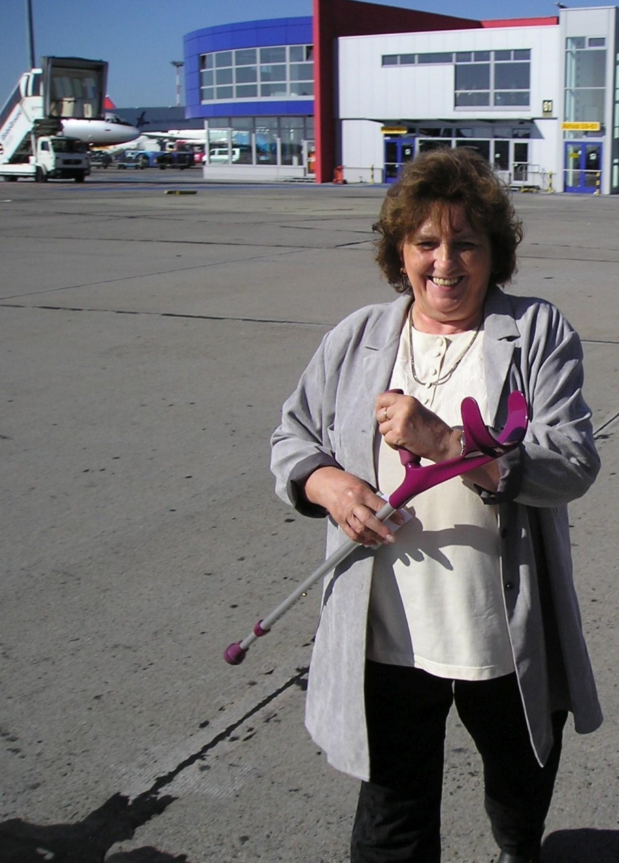 Ursel
                    am Flughafen Schnefeld / Berlin