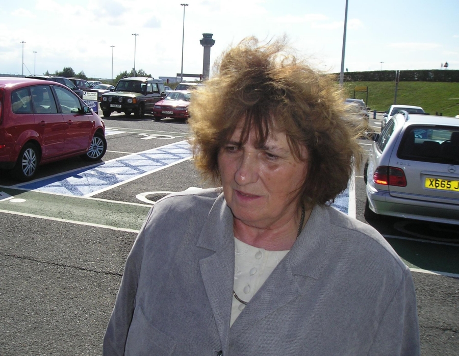 Ursel in
              London / Flughafen