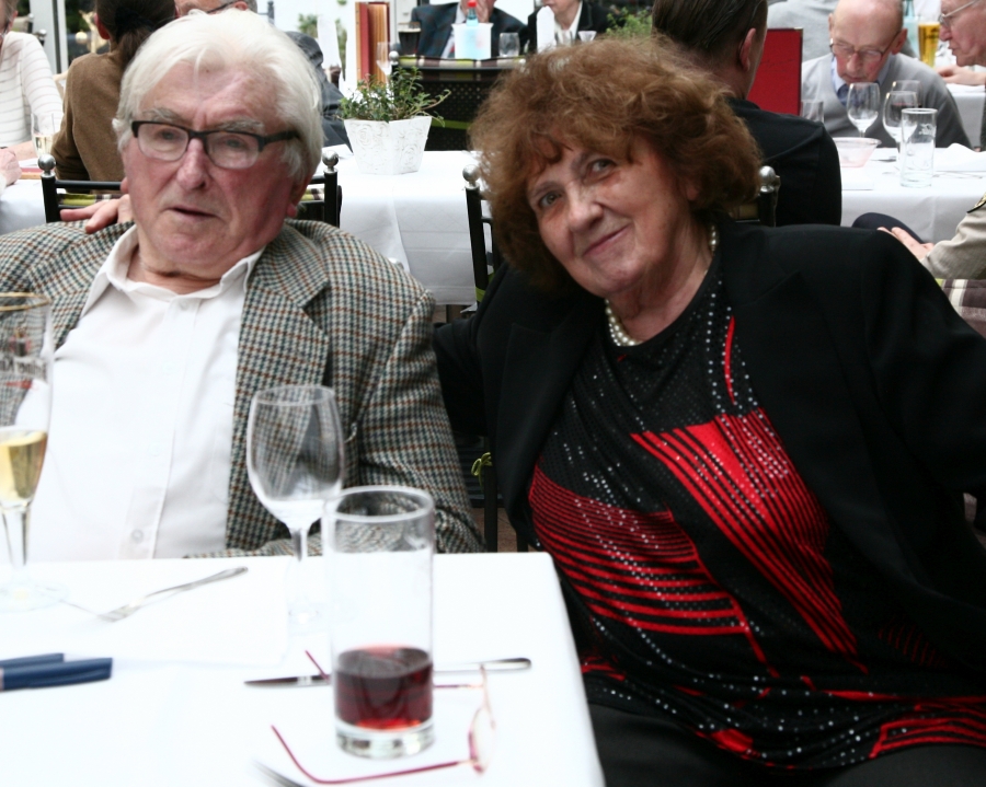 Ursels
              80igste 08